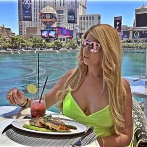 Meet your Posher, Vered